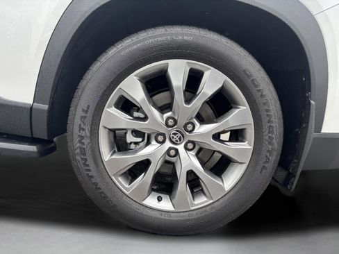 Used 2024 Toyota Grand Highlander XLE image 7