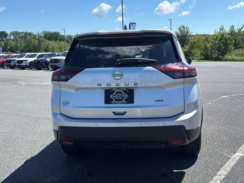 Used 2025 Nissan Rogue S AWD/4WD image 6