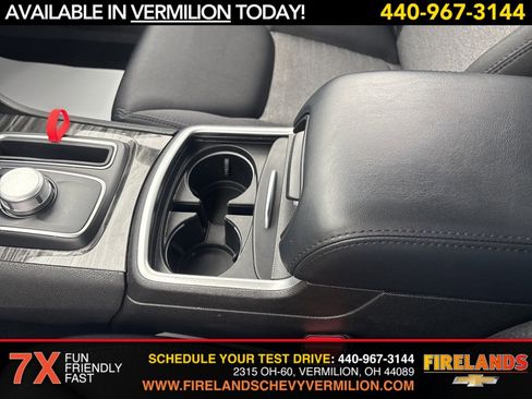 Used 2022 Chrysler 300 Touring w/ Sport Appearance Package image 23