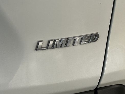 Used 2022 Toyota RAV4 Limited FWD image 9