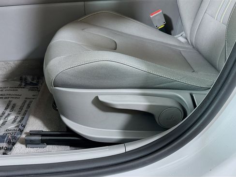 New 2026 Hyundai Elantra SEL Sport Premium image 18