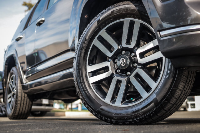 Used 2018 Toyota 4Runner Limited AWD/4WD image 8