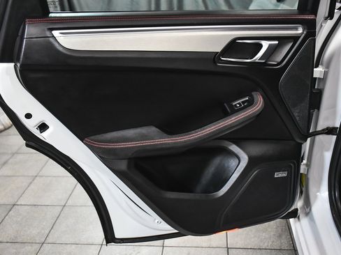 Used 2018 Porsche Macan GTS image 13