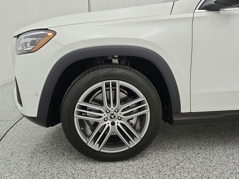 Certified 2026 Mercedes-Benz GLS 450 4MATIC image 17