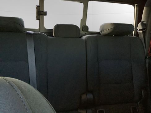 Used 2023 Jeep Gladiator Sport image 13