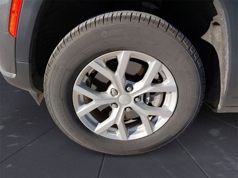 Used 2023 Jeep Grand Cherokee L Limited image 14