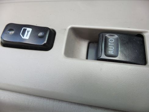 Used 2001 Toyota Sequoia SR5 image 74