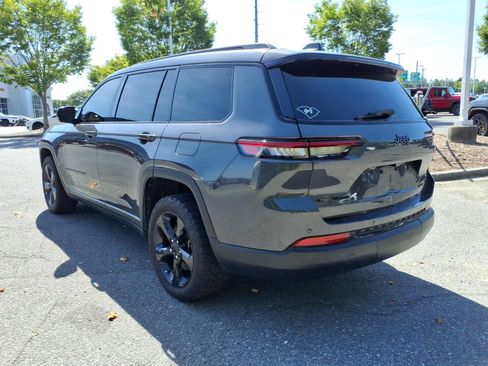 Used 2022 Jeep Grand Cherokee L Limited w/ Black Appearance Package AWD/4WD image 13