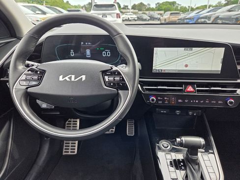 Used 2023 Kia Niro EX Touring FWD image 13