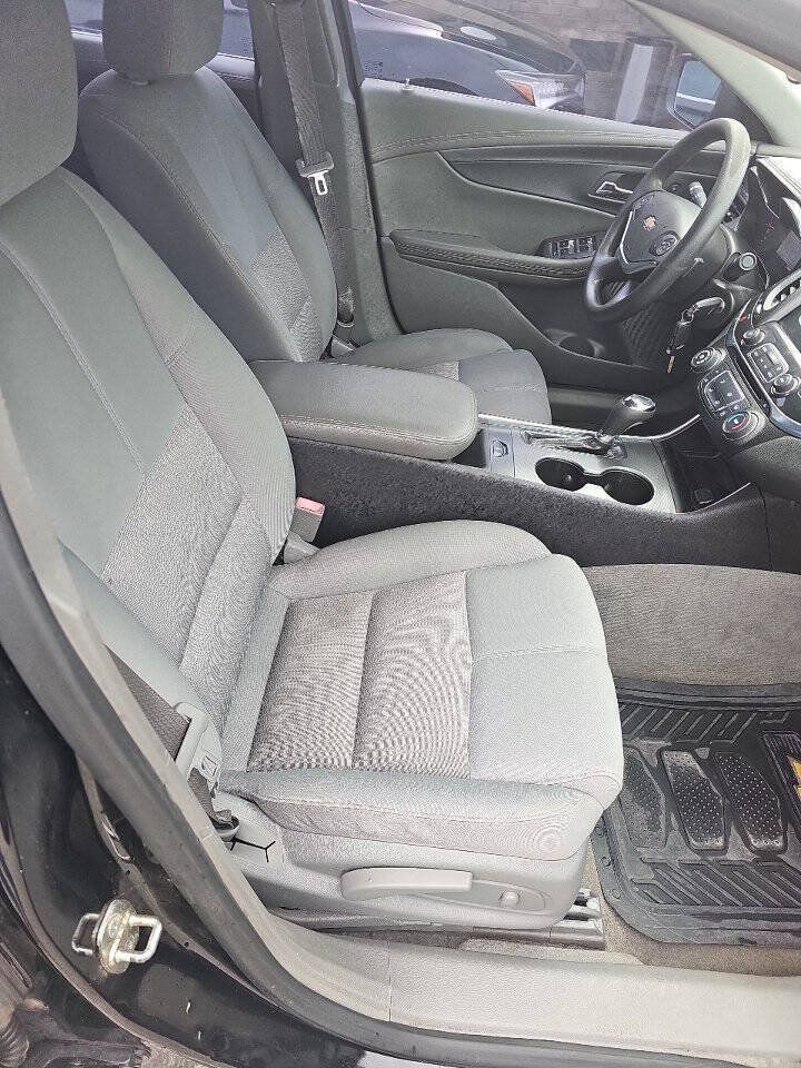Used 2015 Chevrolet Impala LT FWD image 10