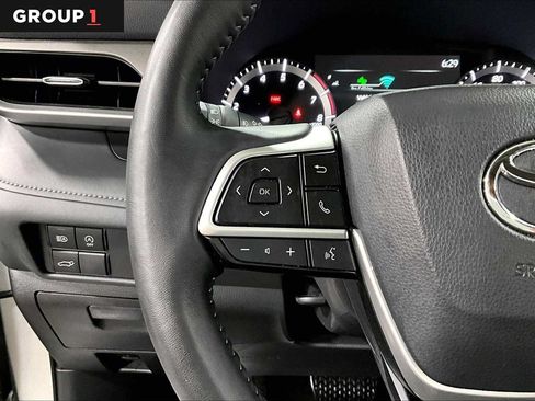 Certified 2025 Toyota Highlander XLE AWD/4WD image 24