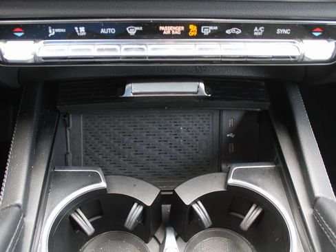 Used 2024 Mercedes-Benz GLE 350 4MATIC image 39