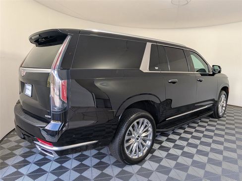 Used 2023 Cadillac Escalade ESV Premium Luxury image 6