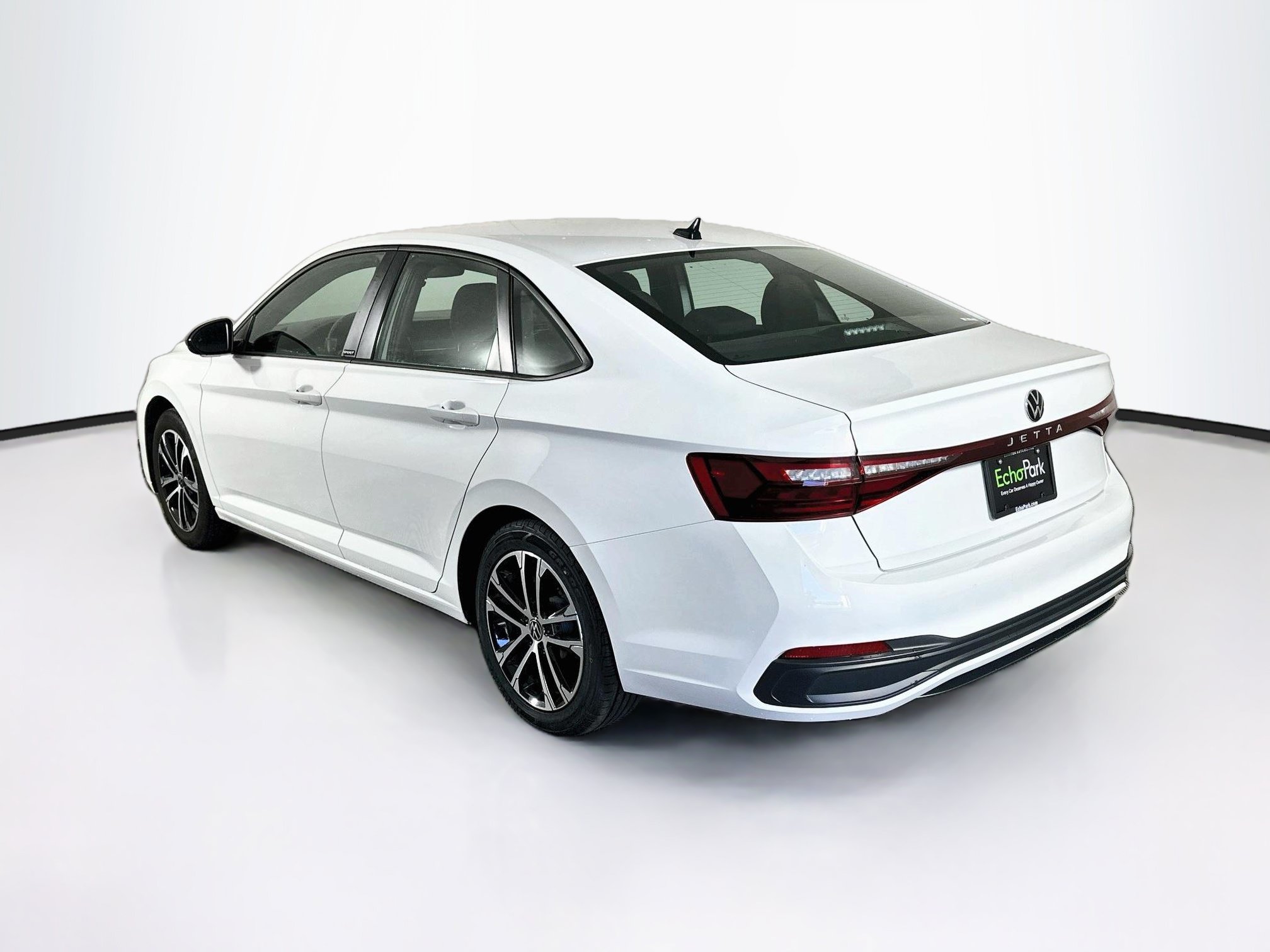 Used 2025 Volkswagen Jetta Sport FWD image 5