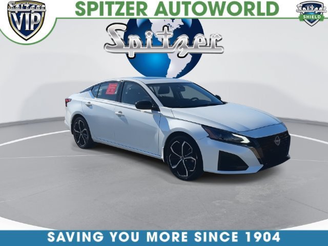 Used 2023 Nissan Altima 2.5 SR w/ SR Premium Package FWD image 4