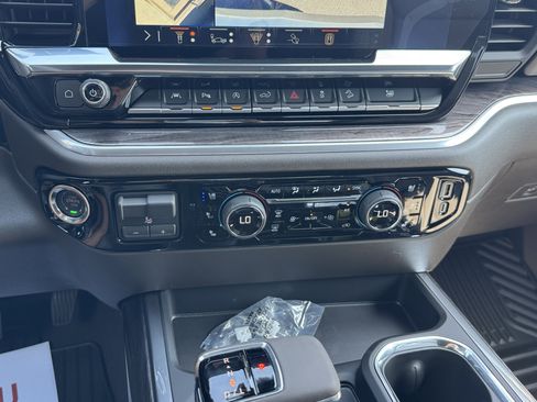 New 2026 Chevrolet Silverado 1500 LTZ w/ Z71 Off-Road Package image 18