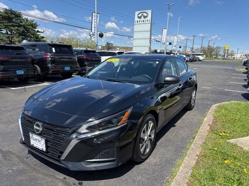 Used 2024 Nissan Altima 2.5 S FWD image 3