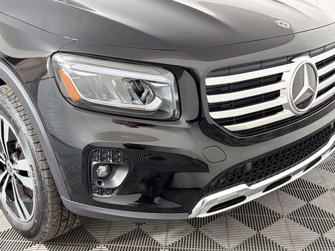 Used 2026 Mercedes-Benz GLB 250 4MATIC image 11