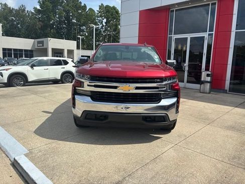 Used 2019 Chevrolet Silverado 1500 LT w/ Texas Edition AWD/4WD image 2
