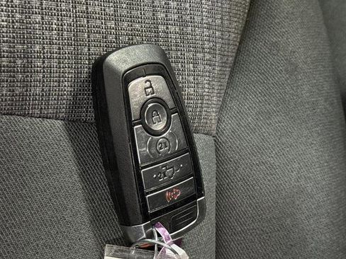 Used 2025 Ford F250 XLT w/ Black Appearance Package image 28