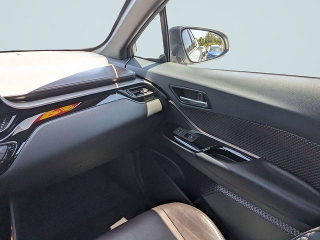 Used 2019 Toyota C-HR Limited FWD image 17