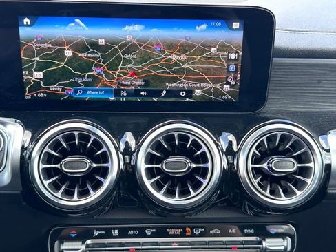 Used 2022 Mercedes-Benz GLB 250 4MATIC image 17