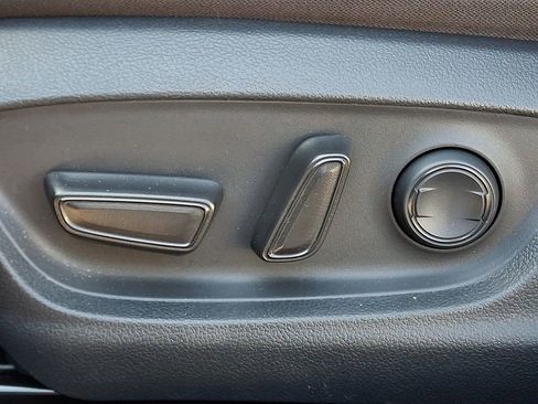 Used 2019 Toyota Camry LE image 27