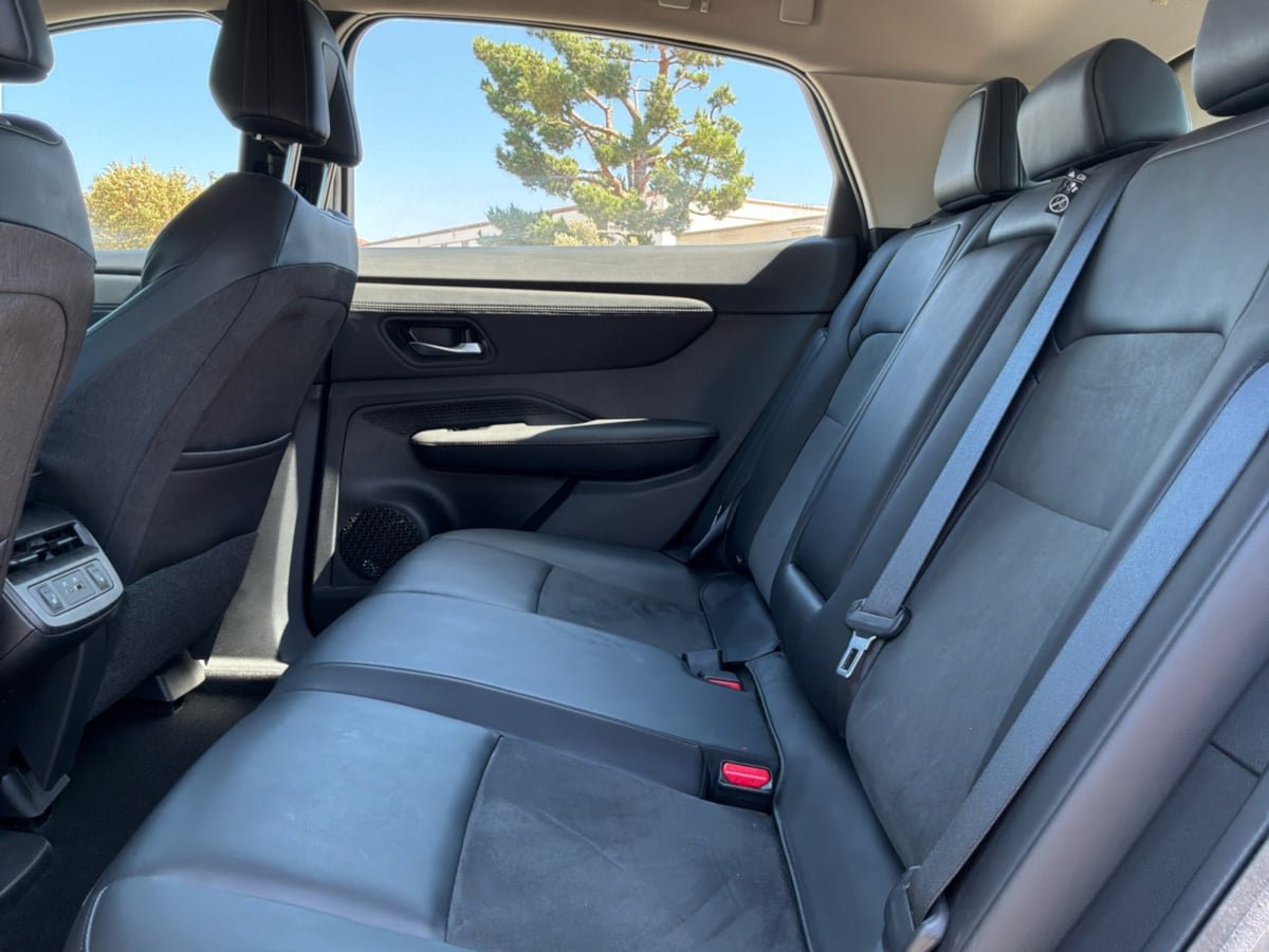 Used 2024 Nissan Ariya FWD image 19