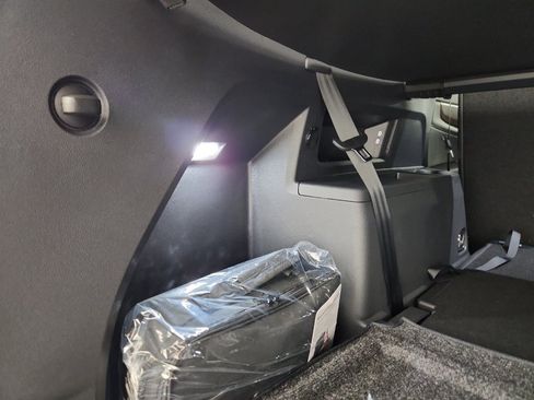 New 2026 Volkswagen Atlas SE FWD image 39