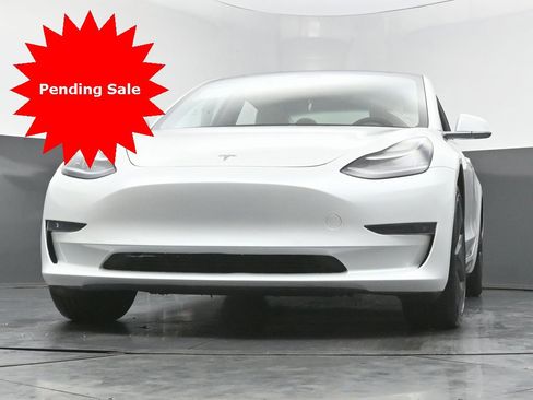 Used 2019 Tesla Model 3 Standard Range Plus image 45