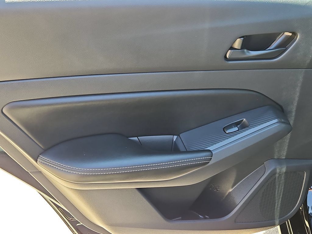 Used 2025 Nissan Altima 2.5 SV FWD image 27