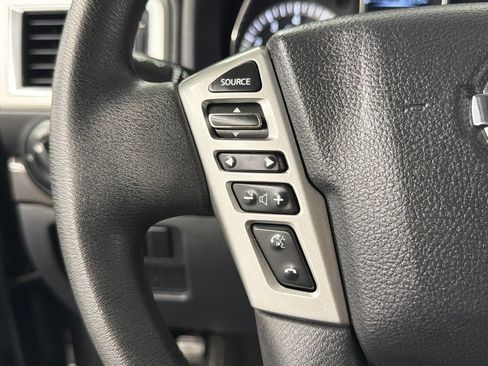 Used 2018 Nissan Titan SV RWD image 25