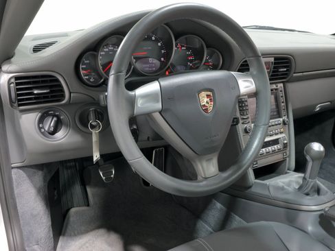 Used 2007 Porsche 911 Targa 4 image 2