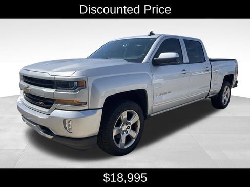 Used 2018 Chevrolet Silverado 1500 LT w/ All Star Edition AWD/4WD image 3