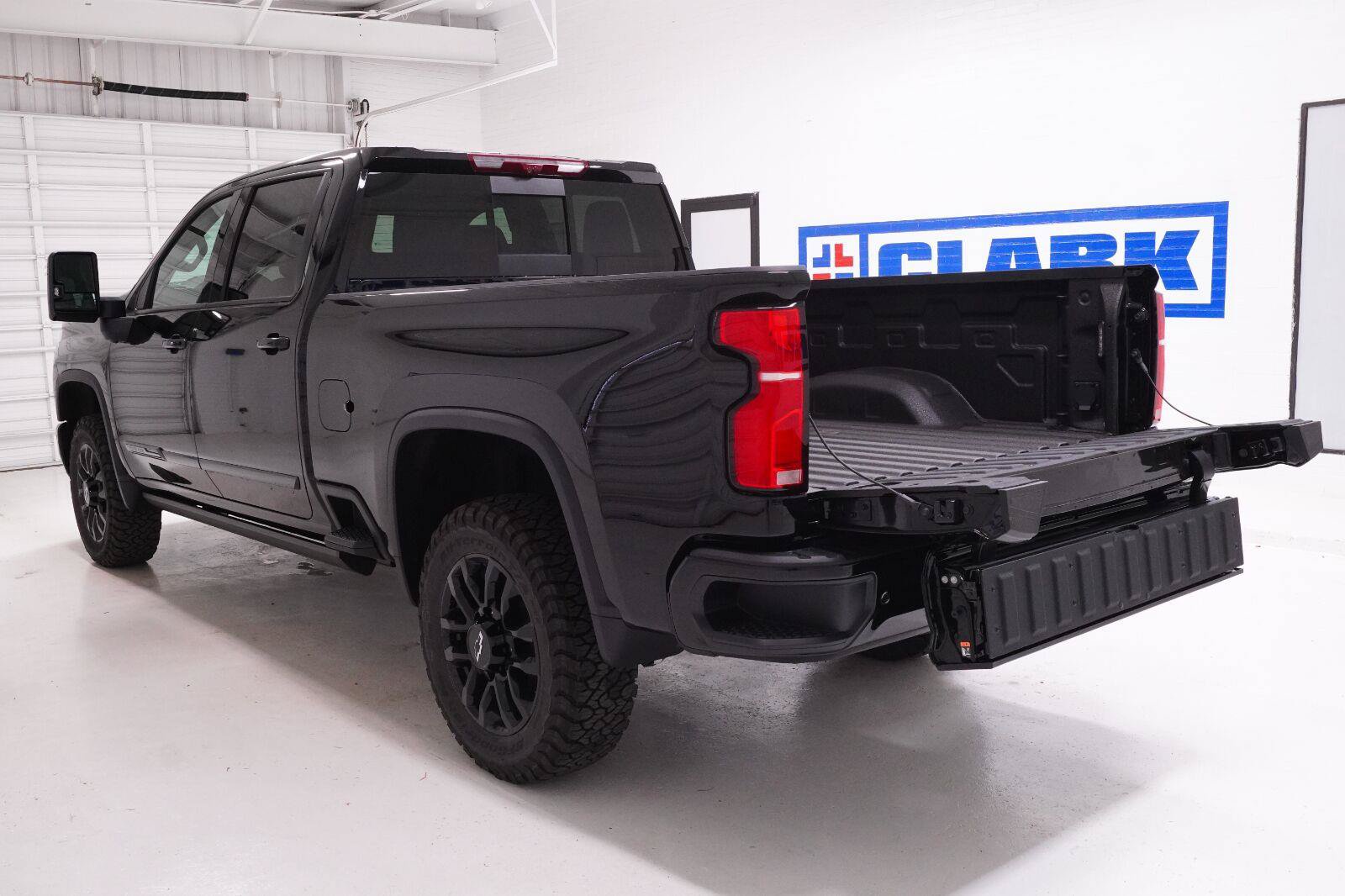 New 2026 Chevrolet Silverado 2500 High Country w/ High Country Premium Package AWD/4WD image 37