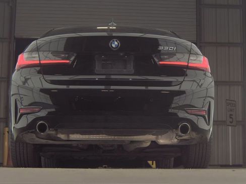 Used 2021 BMW 330i Sedan w/ Driving Assistance Package RWD image 9
