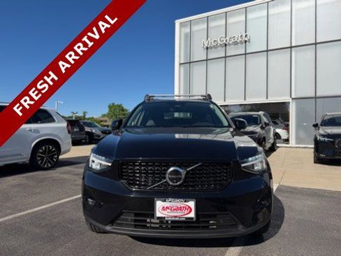 Used 2023 Volvo XC40 B5 Plus w/ Protection Package Premier AWD/4WD image 1