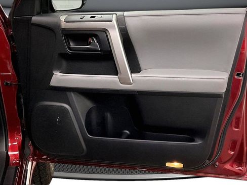 Used 2010 Toyota 4Runner Trail AWD/4WD image 28