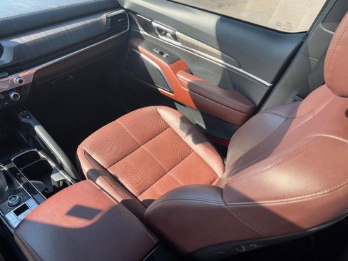 Used 2023 Kia Telluride SX image 16