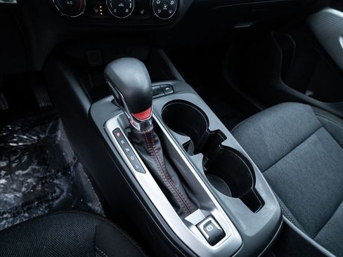 Used 2024 Chevrolet Trax RS w/ Sunroof Package image 21