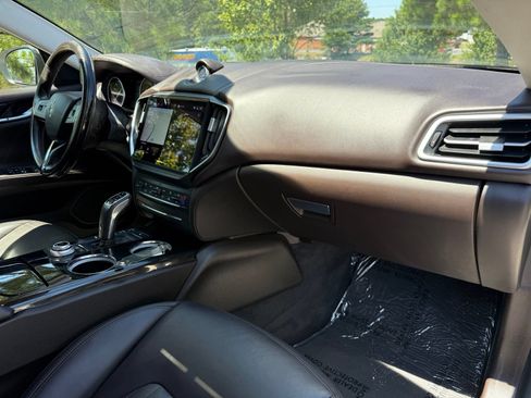 Used 2021 Maserati Ghibli S RWD image 24