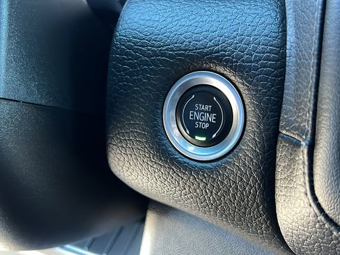 Certified 2022 GMC Yukon XL Denali image 28