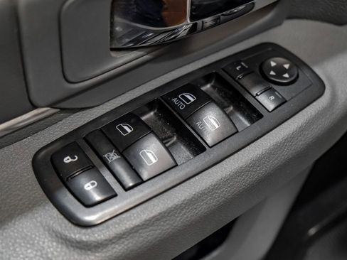 Used 2017 RAM 2500 SLT image 42