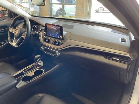 Used 2024 Nissan Altima 2.5 SR FWD image 18