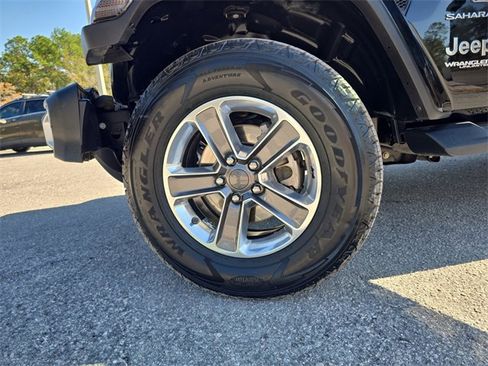 Certified 2022 Jeep Wrangler Unlimited Sahara w/ LED Lighting Group image 28