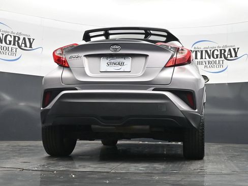 Used 2019 Toyota C-HR XLE FWD image 31