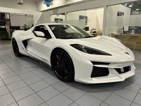 Used 2025 Chevrolet Corvette E-Ray AWD/4WD image 15