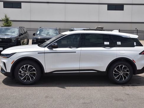 New 2026 Lincoln Nautilus Premier w/ Equipment Group 102A AWD/4WD image 11