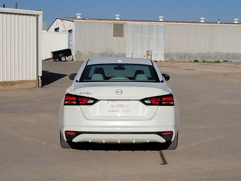 Used 2025 Nissan Altima 2.5 SV FWD image 7