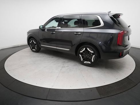 Used 2025 Kia Telluride S image 12
